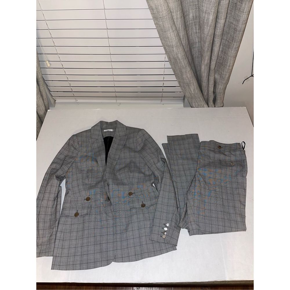 Calvin Klein Suit Set Size 8  2 Piece Gray Black Plaid Blazer & Pants